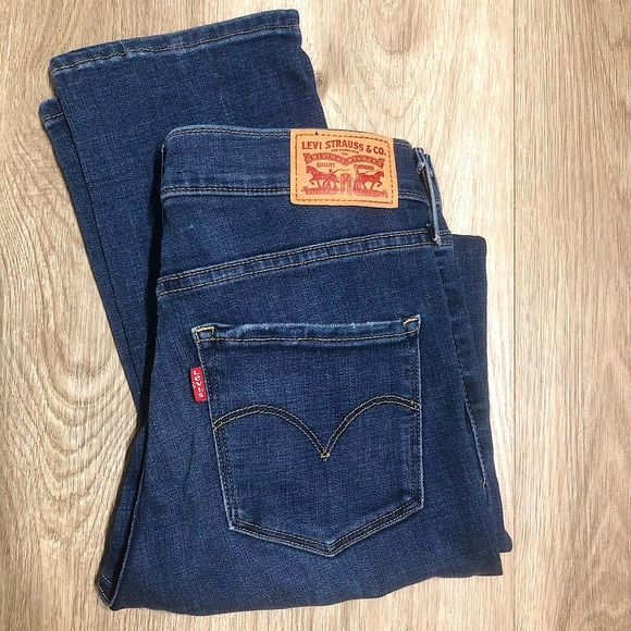 Levi Dark Wash Jeans - Picture 1 of 4